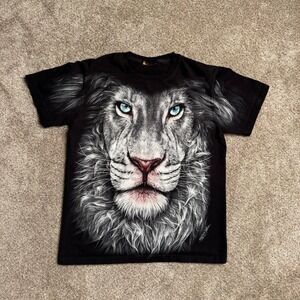 BLACK LION ALL OVER PRINT GRAPHIC TEE